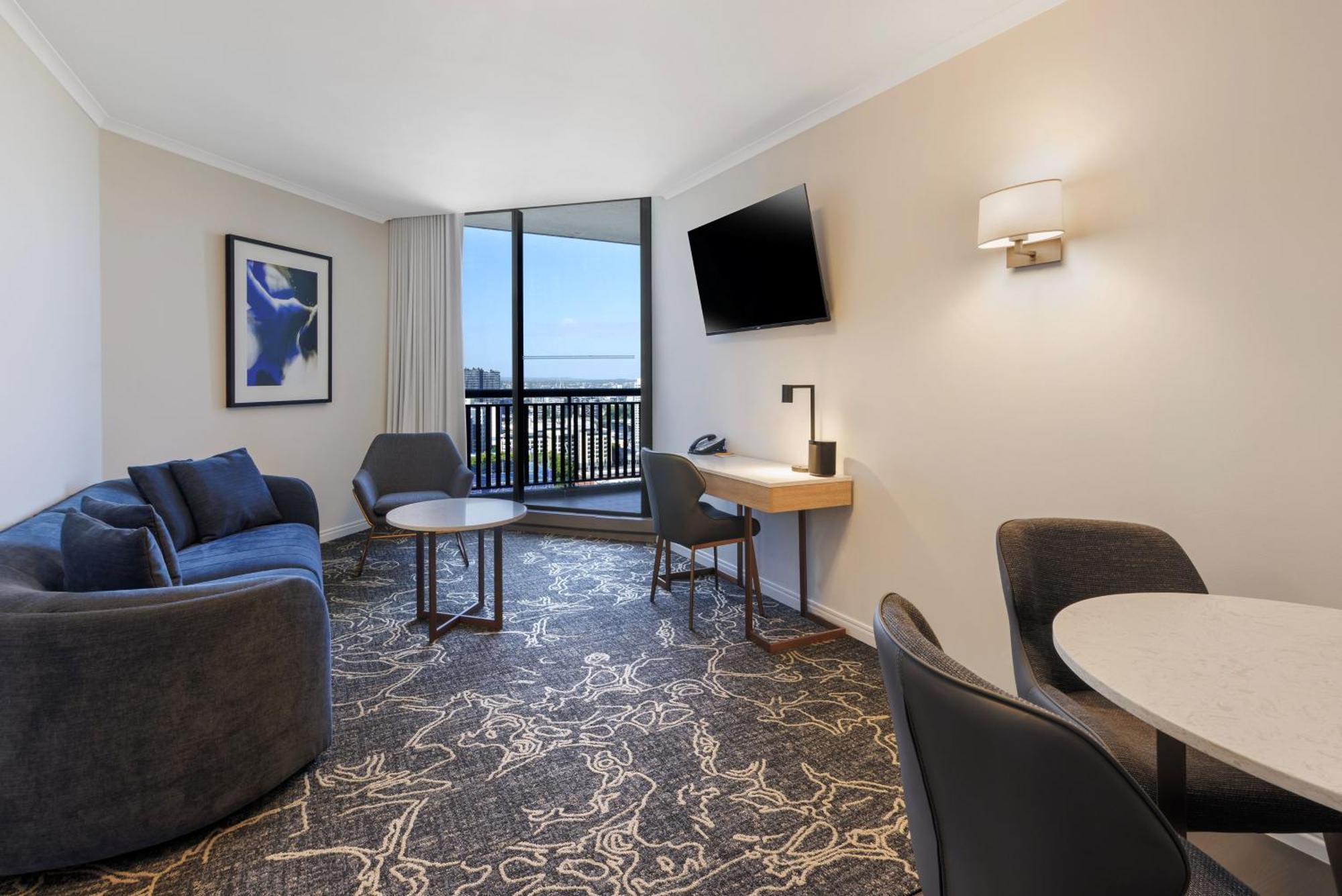Grand Chancellor Hotel 4*